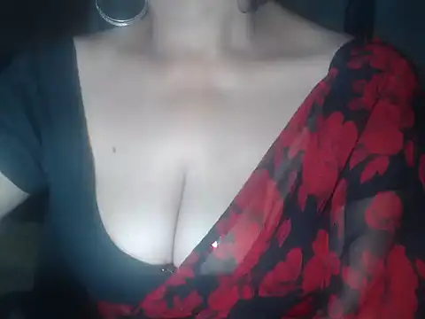 Hotronita123 online show from February 19, 2026, 5:21 pm