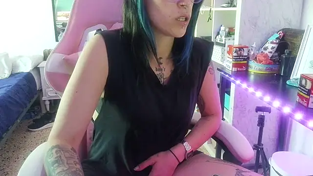 blackrose1997 online show from May 23, 2026, 3:44 pm