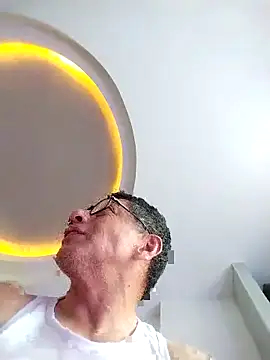 JRAdams23 online show from December 21, 2025, 4:41 pm