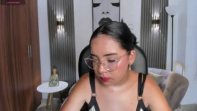 Snapshot of alana_martiins chatting on July 15, 2026, 7:21 pm alana martiins online show from July 15, 2026, 7:21 pm