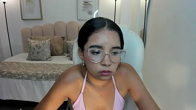 Snapshot of alana_martiins chatting on June 21, 2026, 3:51 pm alana martiins online show from June 21, 2026, 3:51 pm