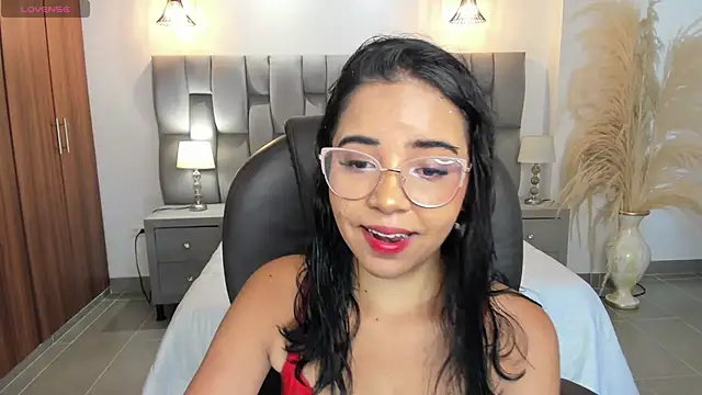 Snapshot of alana_martiins chatting on July 12, 2026, 1:34 pm alana martiins online show from July 12, 2026, 1:34 pm