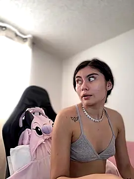 Snapshot of Stormi_Thompsonn_ chatting on December 1, 2025, 2:51 pm Stormi Thompsonn online show from December 1, 2025, 2:51 pm