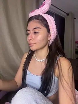 Snapshot of Stormi_Thompsonn_ chatting on November 30, 2025, 12:22 am Stormi Thompsonn online show from November 30, 2025, 12:22 am