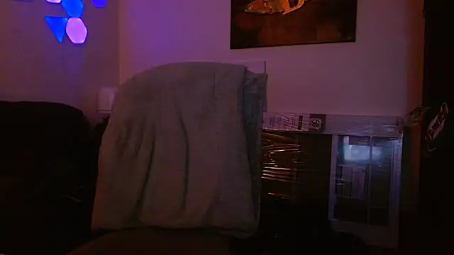 Snapshot of GetAtsmac chatting on December 4, 2025, 4:22 am GetAtsmac online show from December 4, 2025, 4:22 am