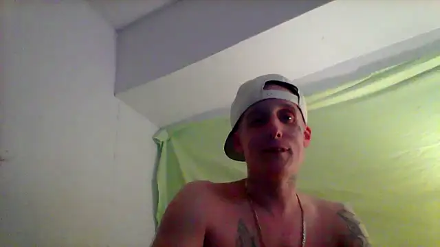 Snapshot of lottatoxicshyt chatting on February 14, 2026, 12:33 am lottatoxicshyt online show from February 14, 2026, 12:33 am