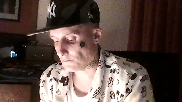 Snapshot of lottatoxicshyt chatting on June 1, 2026, 10:04 am lottatoxicshyt online show from June 1, 2026, 10:04 am