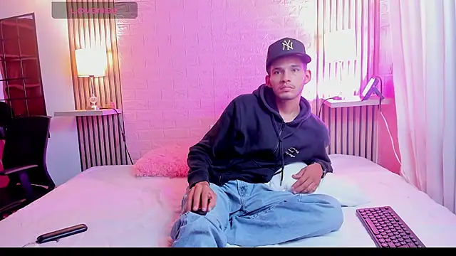 Snapshot of dear_lover1 chatting on December 3, 2025, 11:42 am dear lover1 online show from December 3, 2025, 11:42 am