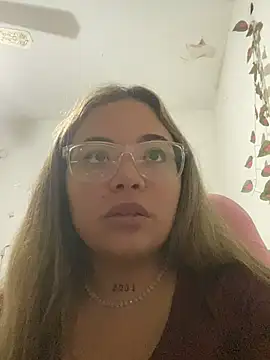 Snapshot of Lindalatina2001 chatting on March 27, 2026, 11:38 pm Lindalatina2001 online show from March 27, 2026, 11:38 pm