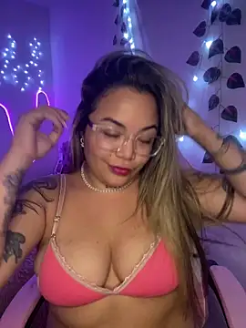 Snapshot of Lindalatina2001 chatting on March 23, 2026, 2:00 am Lindalatina2001 online show from March 23, 2026, 2:00 am