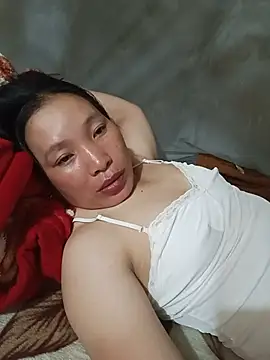 Evelyn-n online show from June 13, 2026, 1:42 pm