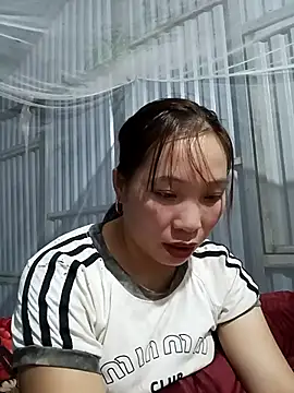 Evelyn-n online show from December 15, 2025, 11:49 am