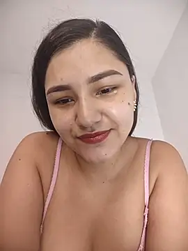 Julia-Blair online show from March 12, 2026, 4:44 pm