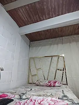 Julia-Blair online show from December 21, 2025, 5:36 pm