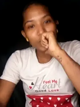 Snapshot of Hot_Mira01 chatting on December 1, 2025, 6:42 pm Hot Mira01 online show from December 1, 2025, 6:42 pm