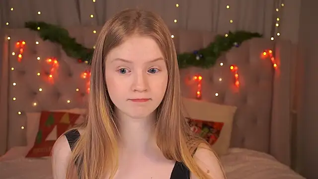 LilianHoward online show from December 21, 2025, 12:18 pm