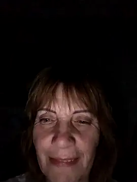 MichelleLove48 online show from April 22, 2026, 9:32 pm