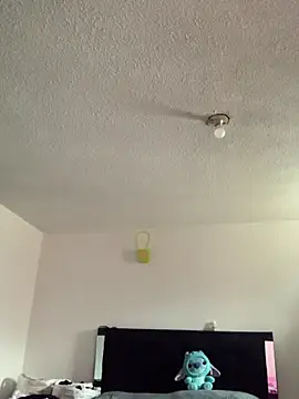 Snapshot of Katia-LS chatting on December 1, 2025, 7:15 pm Katia-LS online show from December 1, 2025, 7:15 pm