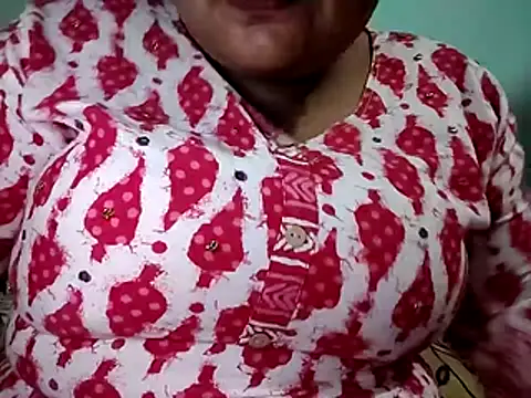 Snapshot of its_me_anjuu chatting on December 17, 2025, 2:00 pm its me anjuu online show from December 17, 2025, 2:00 pm