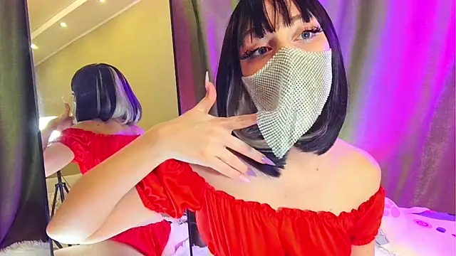 LunaNyan online show from December 4, 2025, 6:01 am