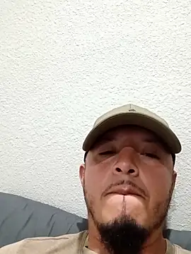 Snapshot of Lalin2323 chatting on February 8, 2026, 10:18 pm Lalin2323 online show from February 8, 2026, 10:18 pm