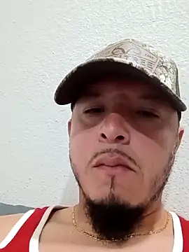 Snapshot of Lalin2323 chatting on February 13, 2026, 12:32 am Lalin2323 online show from February 13, 2026, 12:32 am