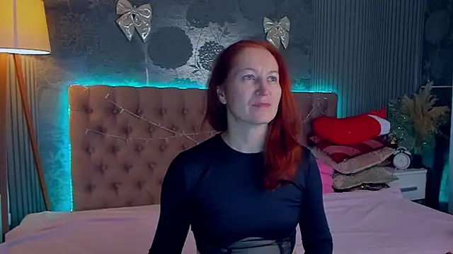 JasmineeSky online show from December 15, 2025, 1:28 pm