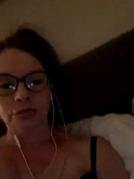 CherryCe online show from November 30, 2025, 9:37 pm