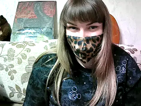 Snapshot of Zadira_Foxi chatting on December 16, 2025, 1:37 pm Zadira Foxi online show from December 16, 2025, 1:37 pm