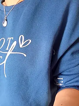 gatitachula93 online show from March 19, 2026, 2:39 pm