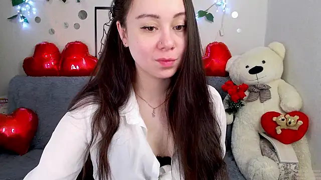 AlinaEleven online show from April 14, 2026, 12:04 am