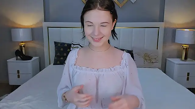 YONA WINK online show from February 9, 2026, 8:51 pm