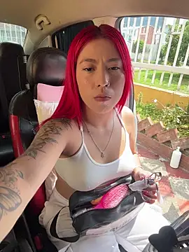 Scarlett firee online show from December 17, 2025, 5:07 pm