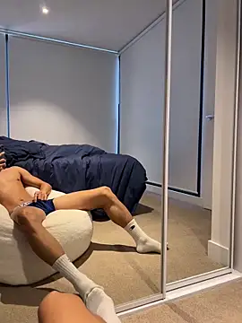 Snapshot of TheDomTop chatting on December 1, 2025, 7:31 am TheDomTop online show from December 1, 2025, 7:31 am