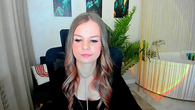 MidnighteAura online show from April 8, 2026, 7:48 pm