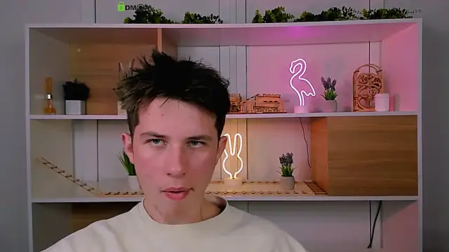 leo valor online show from December 16, 2025, 2:32 pm