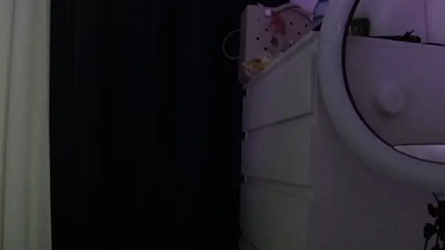 LucyRayy online show from February 12, 2026, 7:57 pm