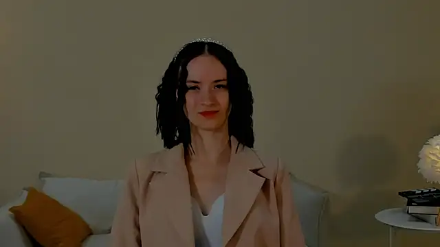 Snapshot of LeonilaNed chatting on December 2, 2025, 7:43 am LeonilaNed online show from December 2, 2025, 7:43 am