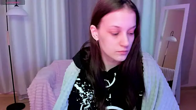 KrisDoeil online show from February 13, 2026, 2:11 am