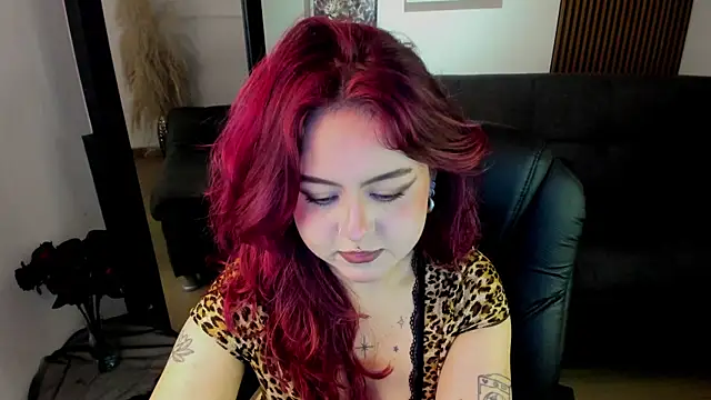 crimson velvettt online show from January 16, 2026, 5:44 am