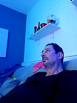 Snapshot of FocussedFreckle chatting on December 3, 2025, 12:33 am FocussedFreckle online show from December 3, 2025, 12:33 am