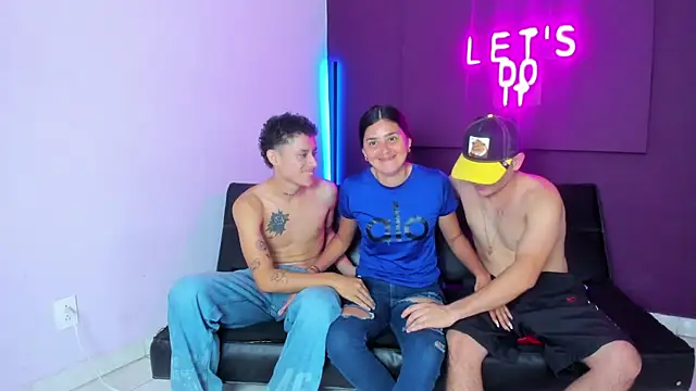 Snapshot of anywannasexhard chatting on December 2, 2025, 7:04 pm anywannasexhard online show from December 2, 2025, 7:04 pm