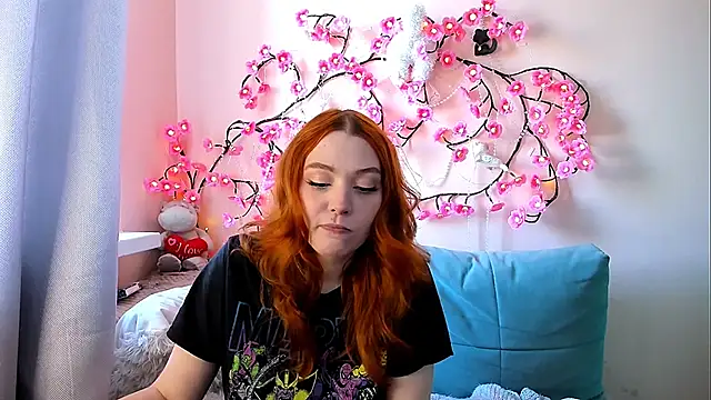 Snapshot of Ungoliant_Kiss chatting on May 17, 2026, 11:10 am Ungoliant Kiss online show from May 17, 2026, 11:10 am
