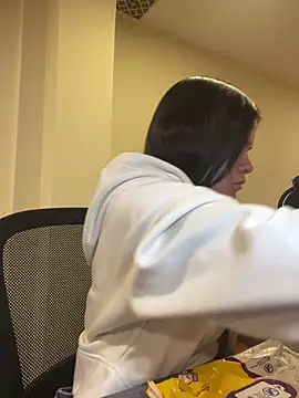 Camila Duarte2 online show from April 20, 2026, 1:35 pm