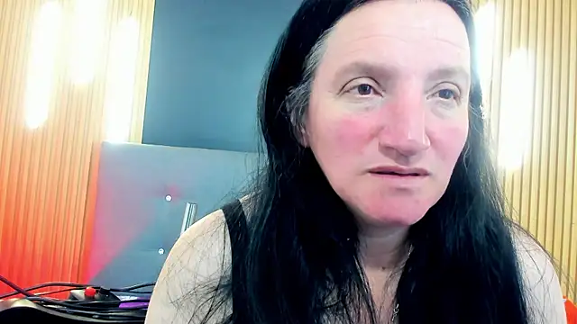 Andre cloefoxx  online show from March 30, 2026, 4:03 am