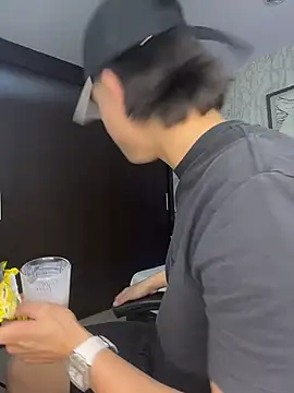 Snapshot of Lander_Cruz chatting on February 5, 2026, 8:04 pm Lander Cruz online show from February 5, 2026, 8:04 pm