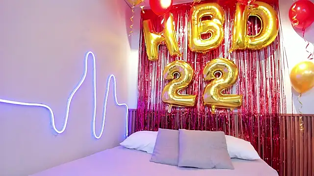 MIAROGGERSS online show from March 27, 2026, 4:10 am