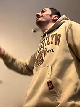 andresbale online show from December 2, 2025, 1:17 am