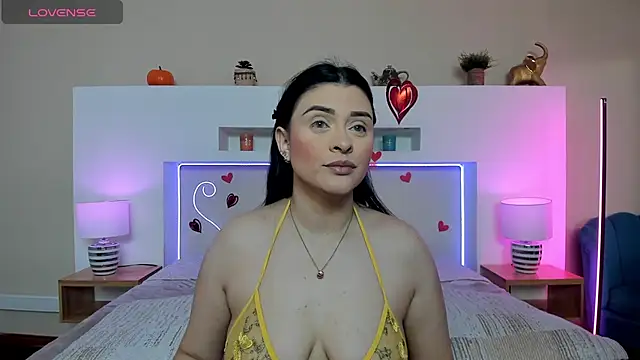 AnikaRomanoff  online show from February 16, 2026, 12:04 pm