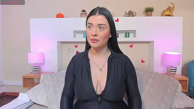 AnikaRomanoff  online show from April 16, 2026, 11:33 am